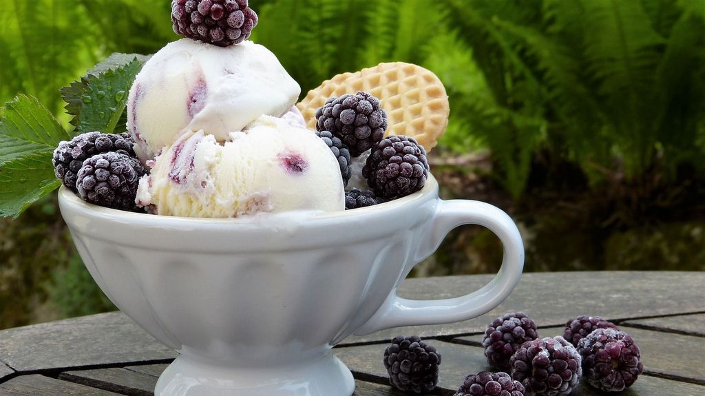 מבחר גלידות מדוכן הגלידות של גליאנו